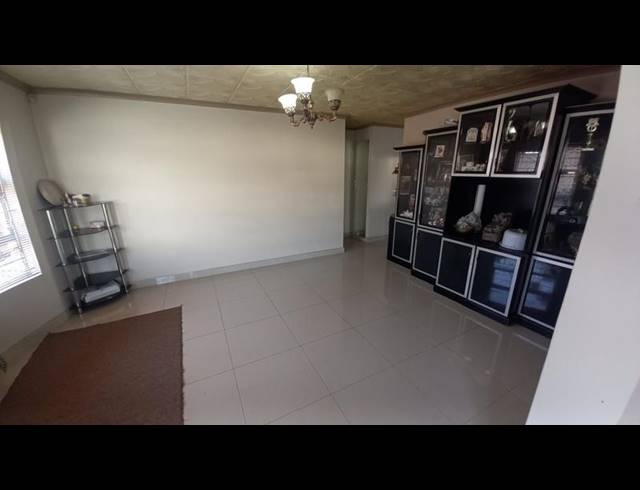 4 BEDROOM HOUSE FOR SALE IN SHALLCROSS